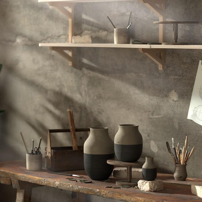 Kähler Omaggio Circulare Vase, Anthracite Grey, H: 12.2"