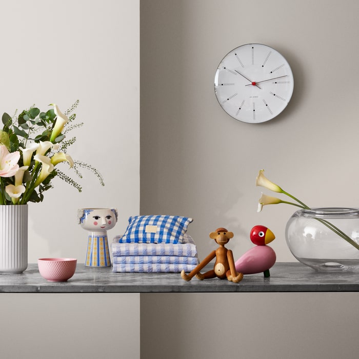 Arne Jacobsen Bankers Wall Clock, White, Large, Ø: 11.4"