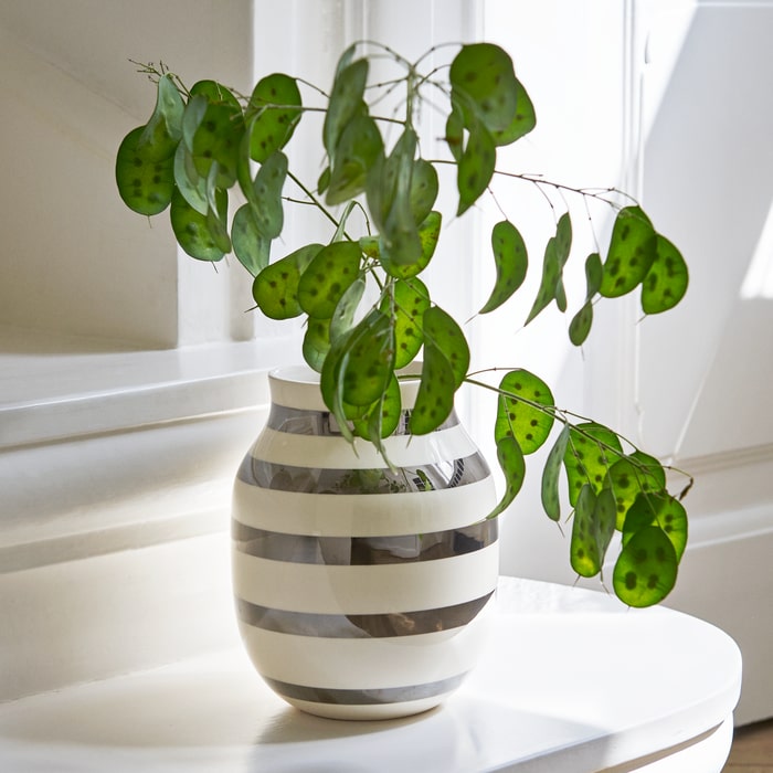 Kähler Omaggio Vase, Silver, H: 7.9"