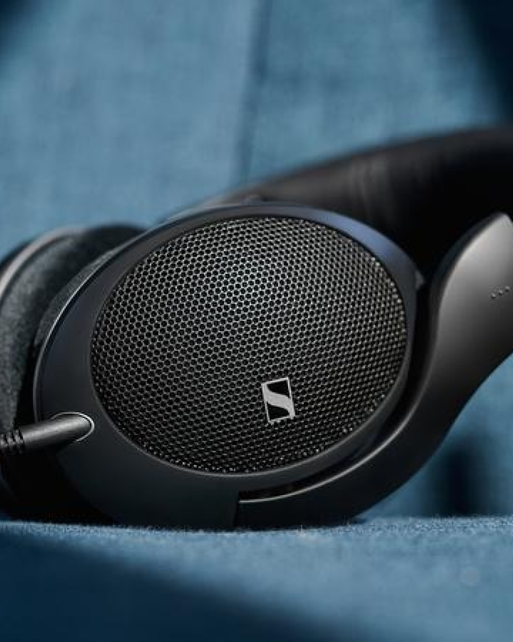 Sennheiser HD 550 Open-Back Audiophile Headphones