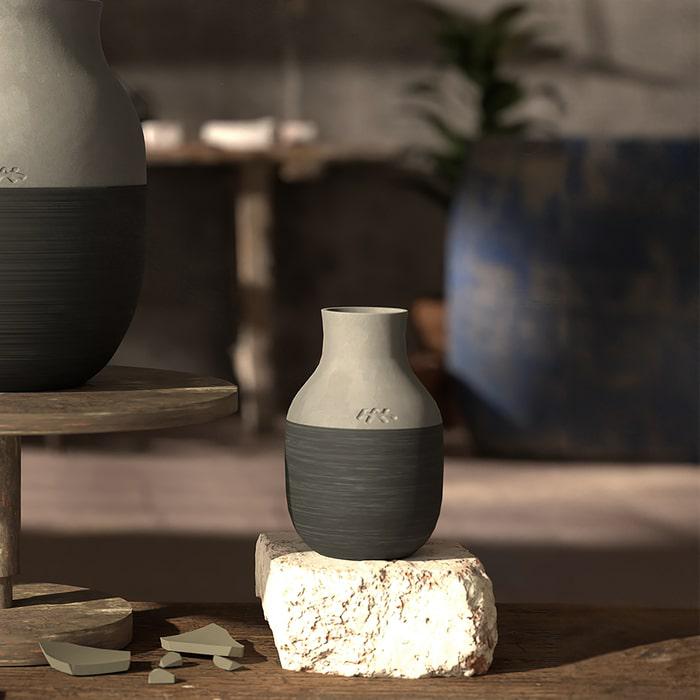 Kähler Omaggio Circulare Vase, Anthracite Grey, H: 4.9"