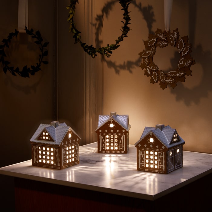 Kähler Gingerbread Lighthouse Christmas Stable, H: 4.5"