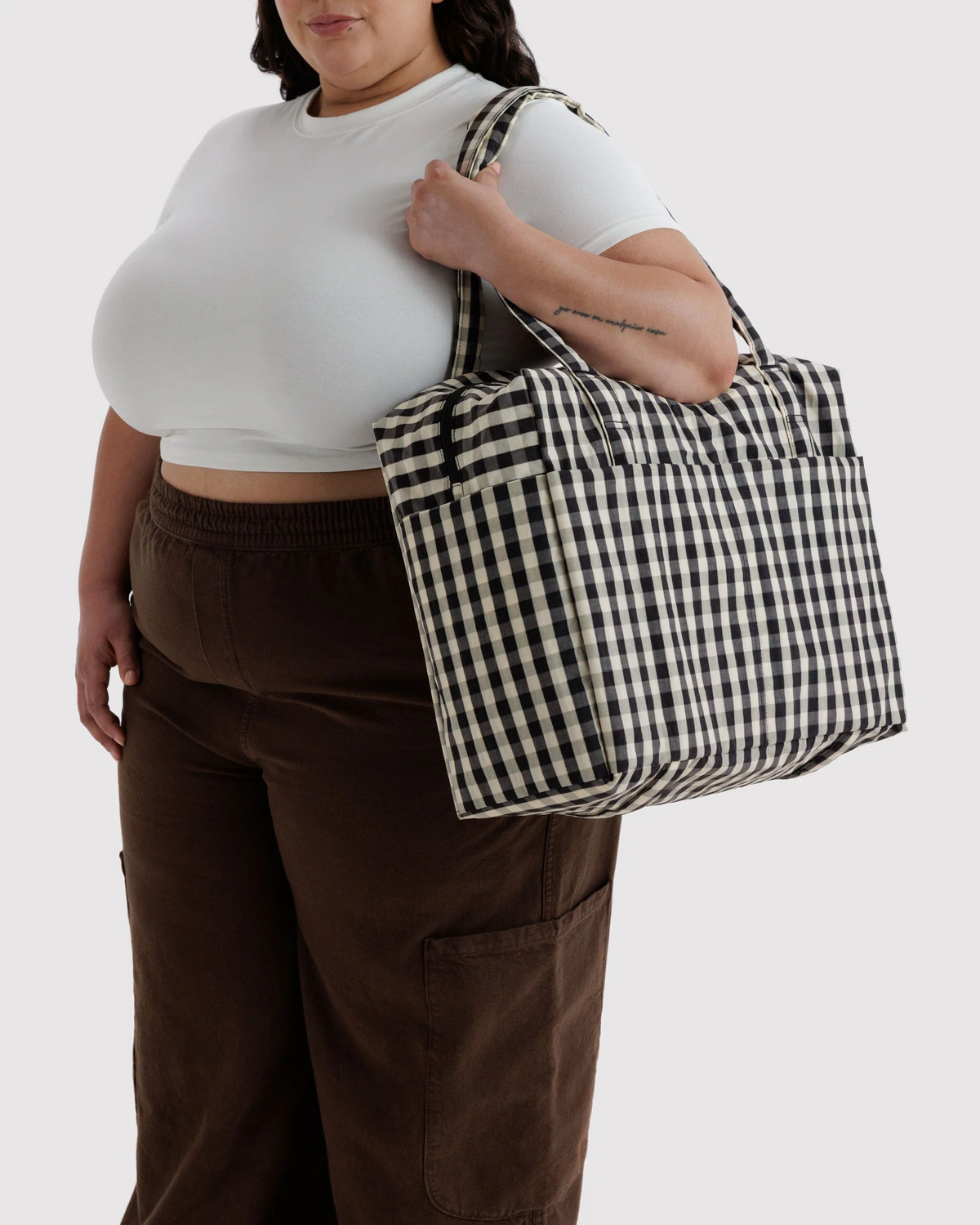 Baggu Cloud Carry-on | Black and Cream Gingham 