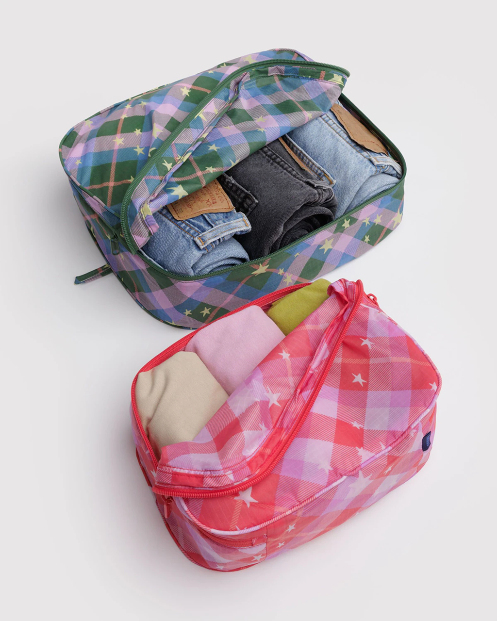 Baggu Packing Cube with Clothes Inside| Star Plaid 