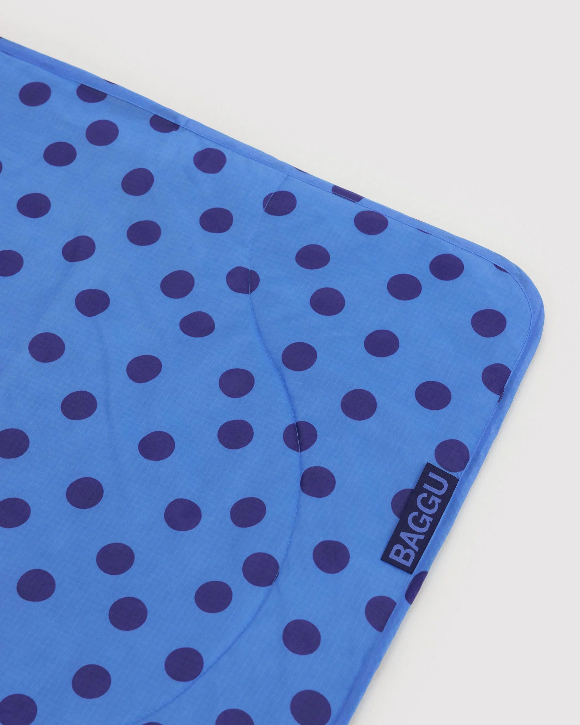 Baggu Puffy Picnic Blanket | Blue Polka Dot 