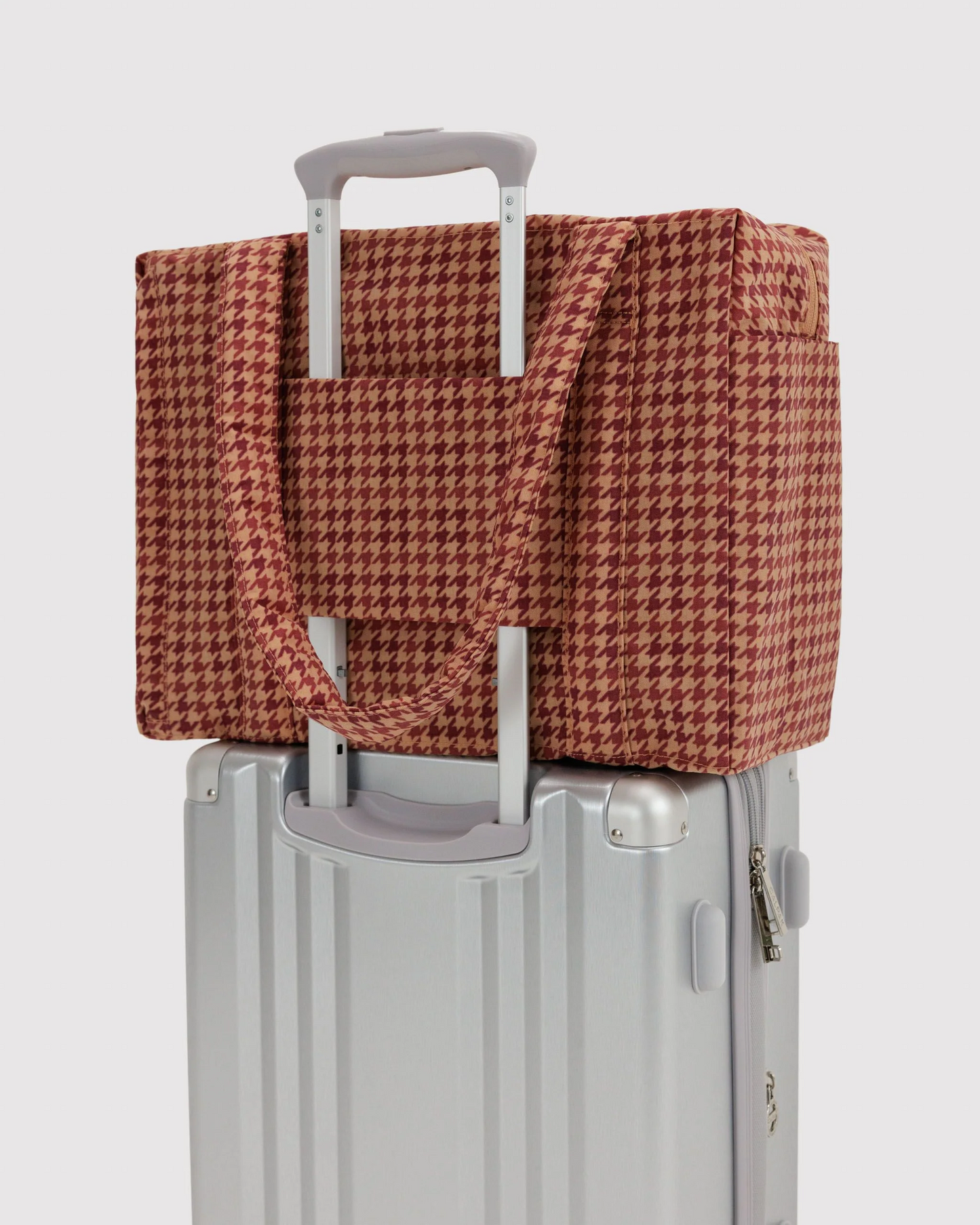 Baggu Small Cloud Carry-On | Tan Houndstooth 