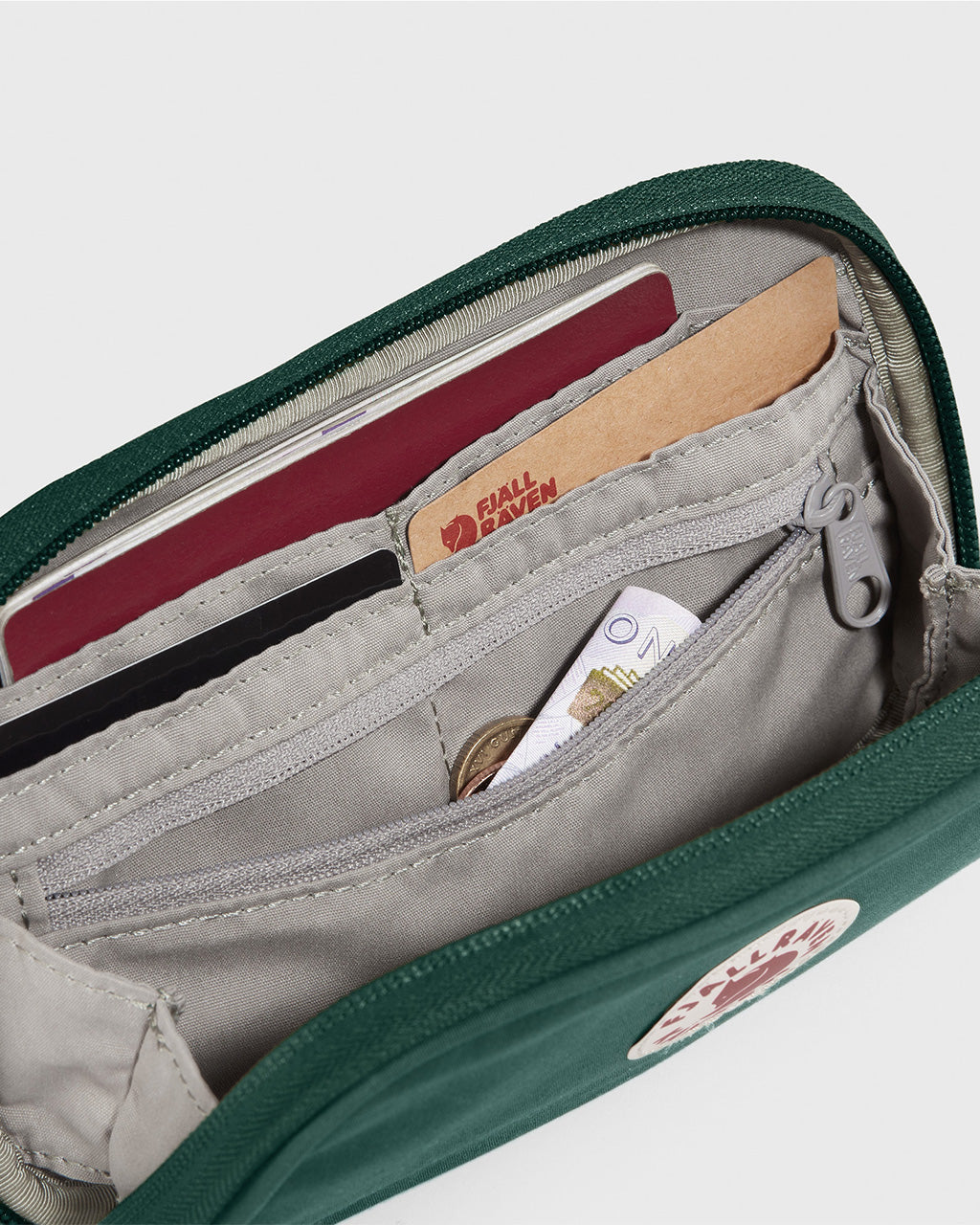 Fjallraven Kanken Travel Wallet | Arctic Green