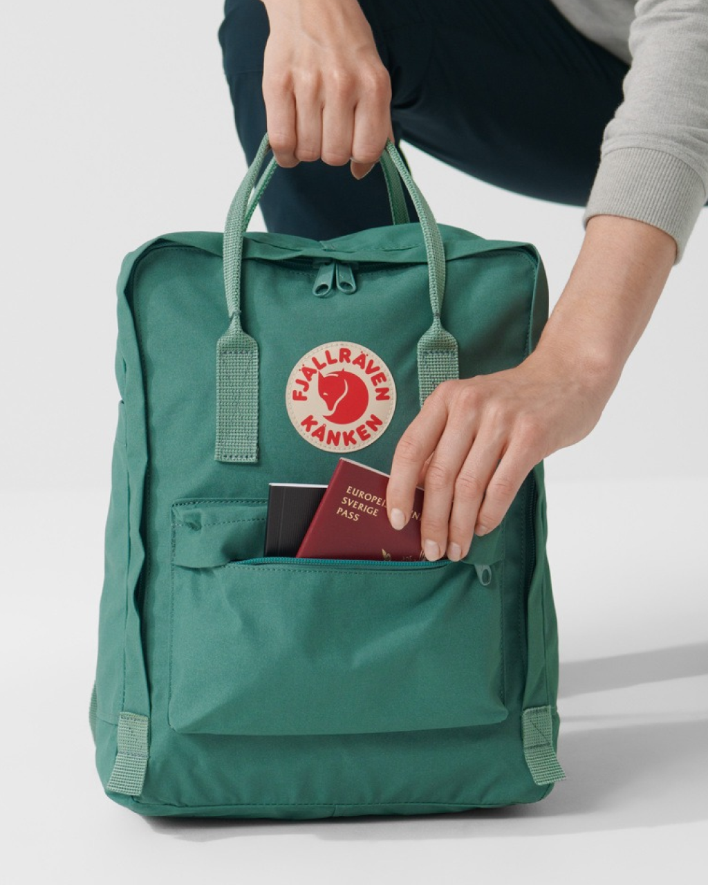 Fjallraven Kanken Backpack | Frost Green