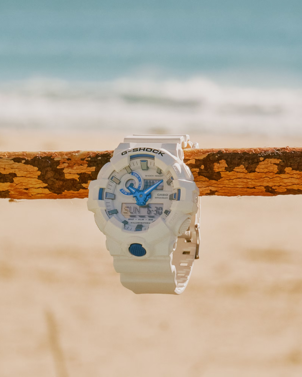 G-Shock GA700HDS-7A | White
