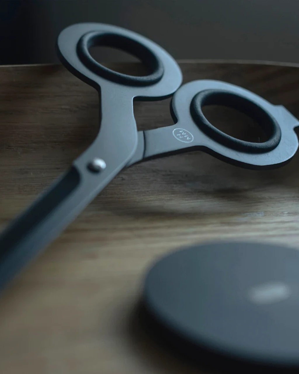 ScissorsBase1 | Black