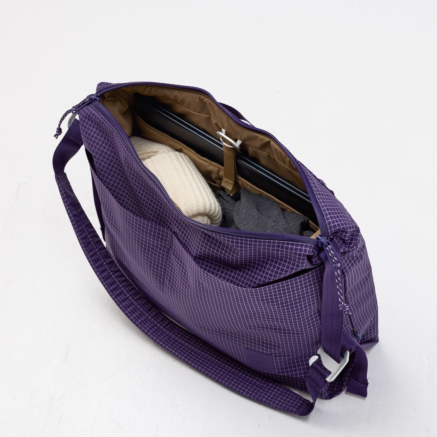 High Coast Pro Shoulder Bag | Dark Violet 