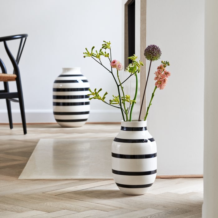 Kähler Omaggio Vase, Black
