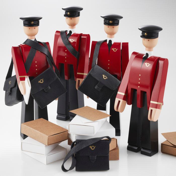 Kay Bojesen Postman, Black/Red, H: 7.9"