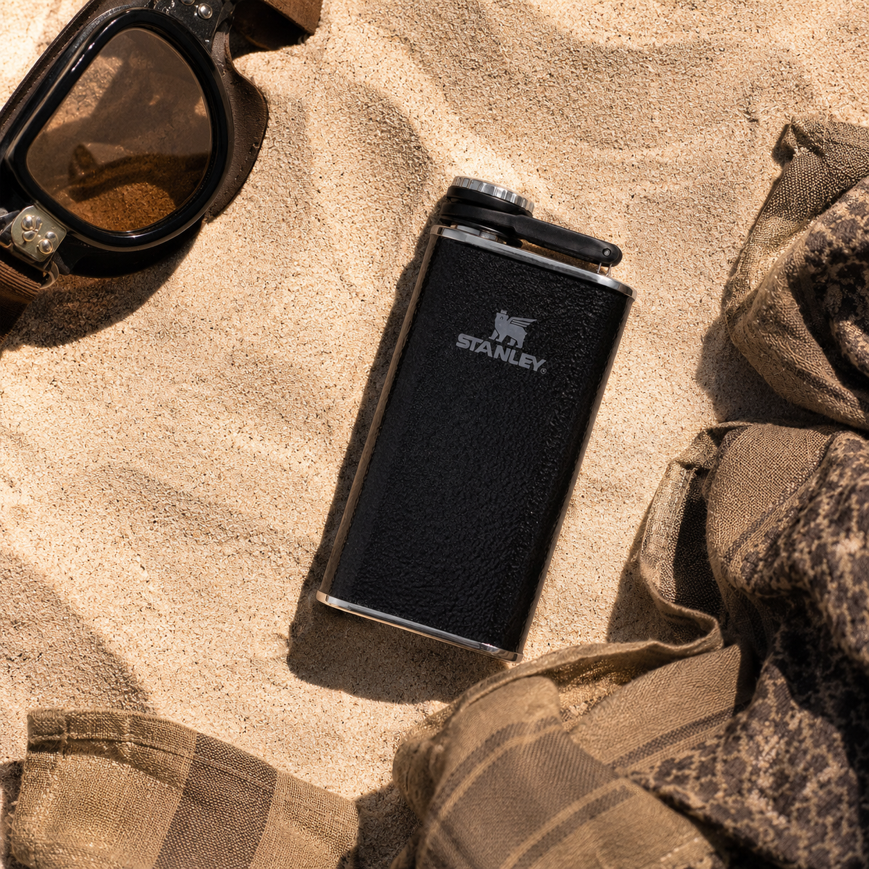 The Easy Fill Flask | Hammertone Black