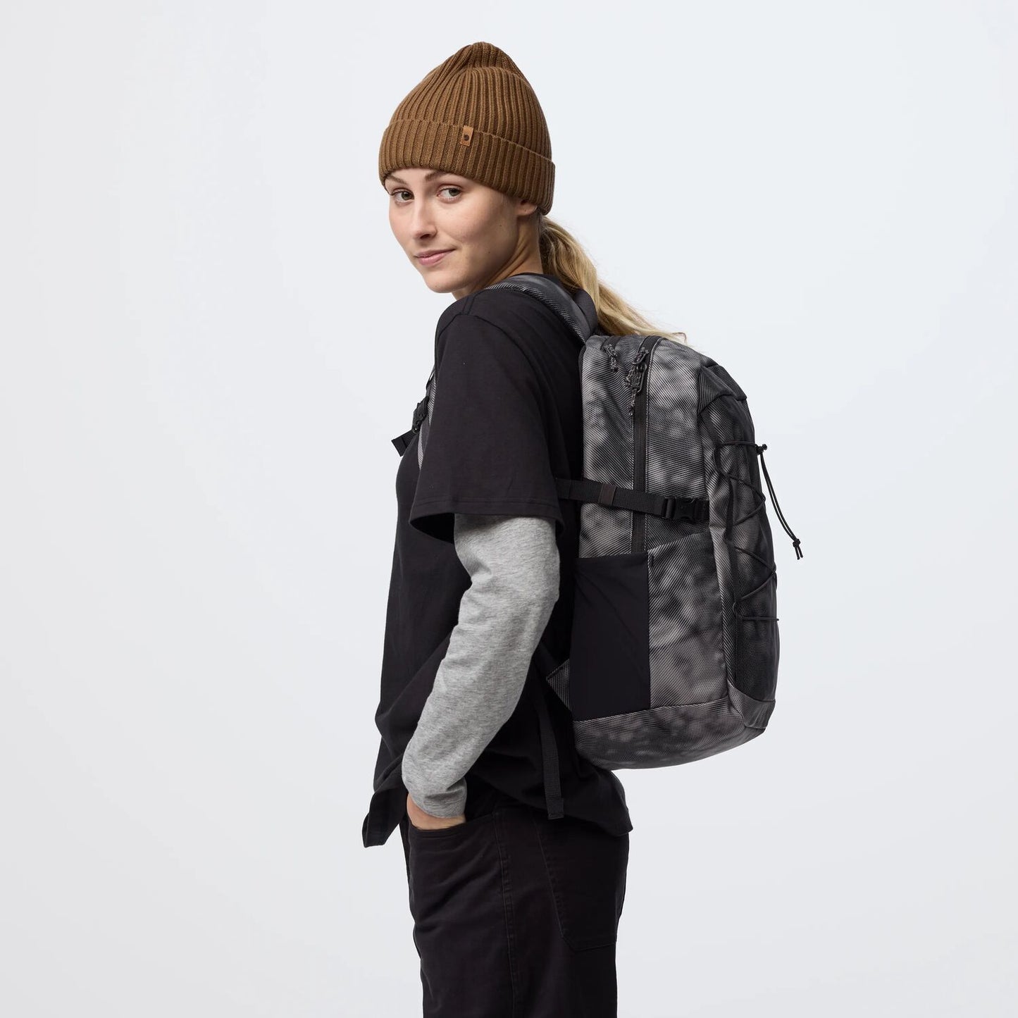 Skule Graphics 24 | Fossil / Shade 