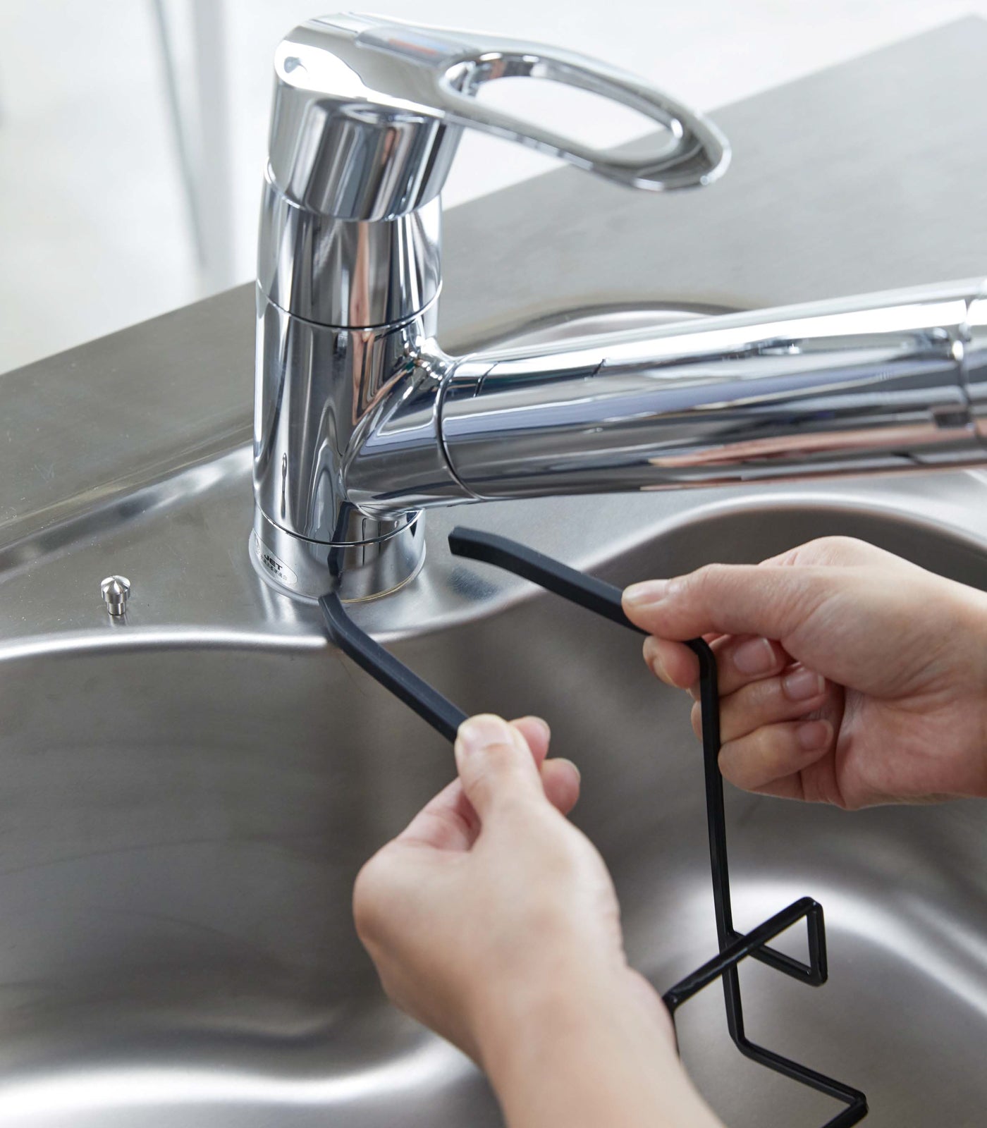Yamazaki Home Double Faucet-Hanging Sponge Holder