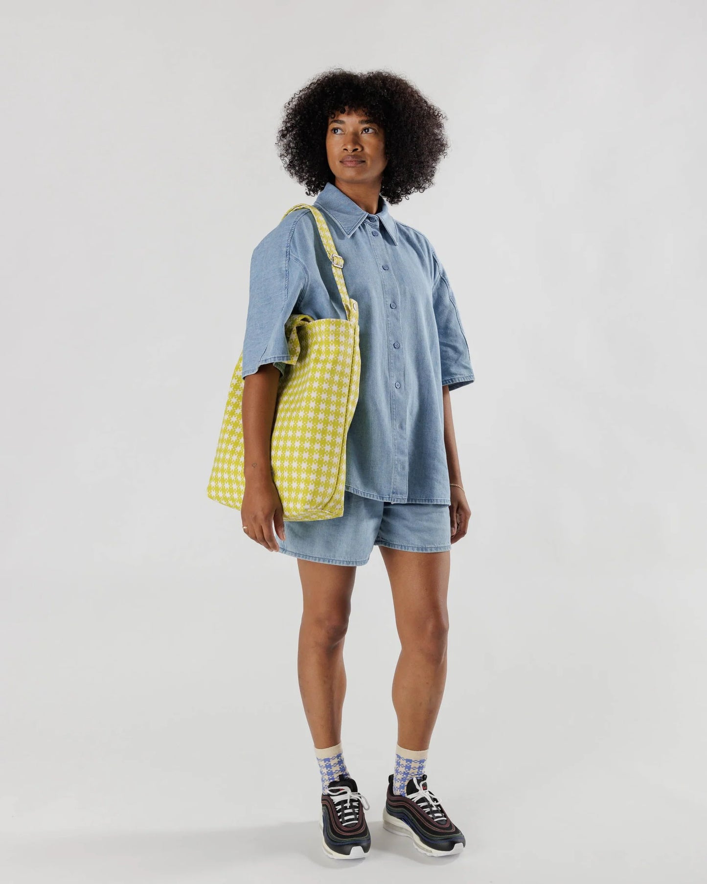 Baggu Duck Tote Bag with adjustable strap