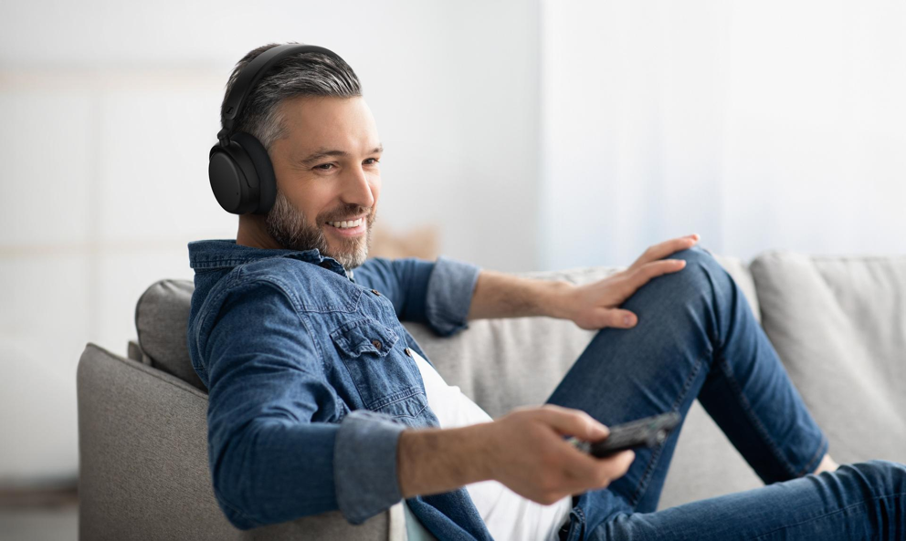 Sennheiser Wireless TV Headphone & Auracast Transmitter