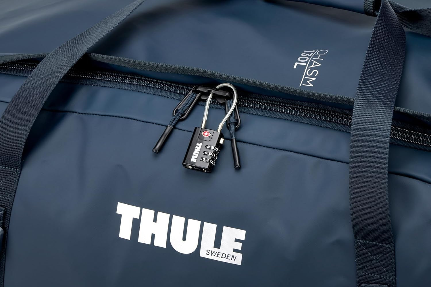 Thule Chasm Duffel Bag || color: Darkest Blue + size: 130L