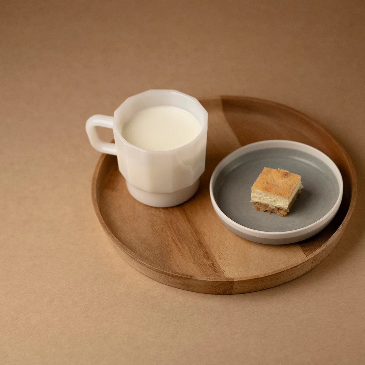 HMM W Glass Milk - 2026 Limited Edition