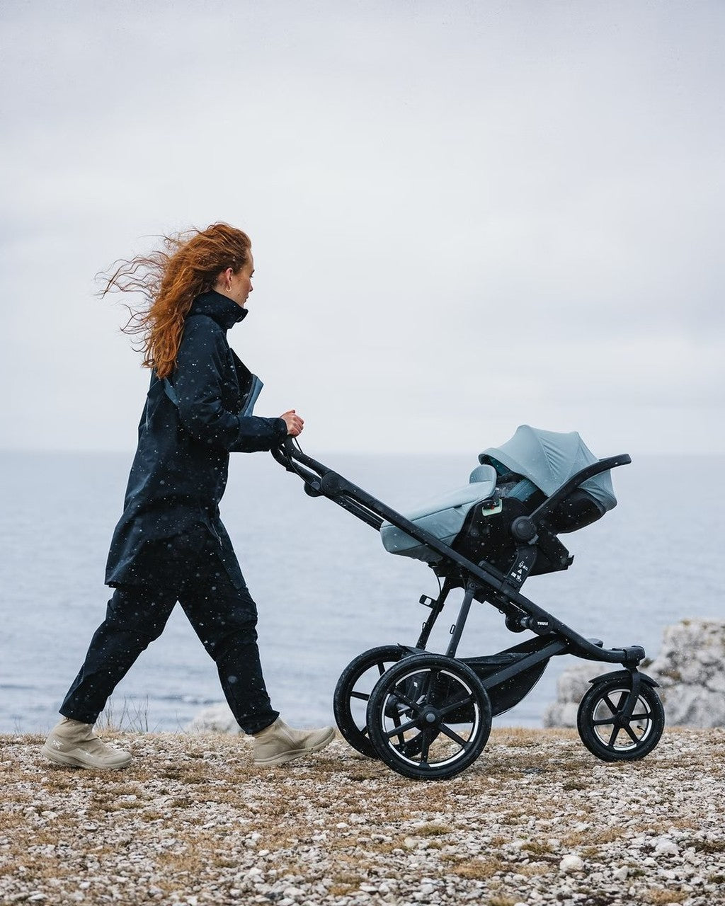 Thule Urban Glide 3 Dark Slate with Magnetic Buckle