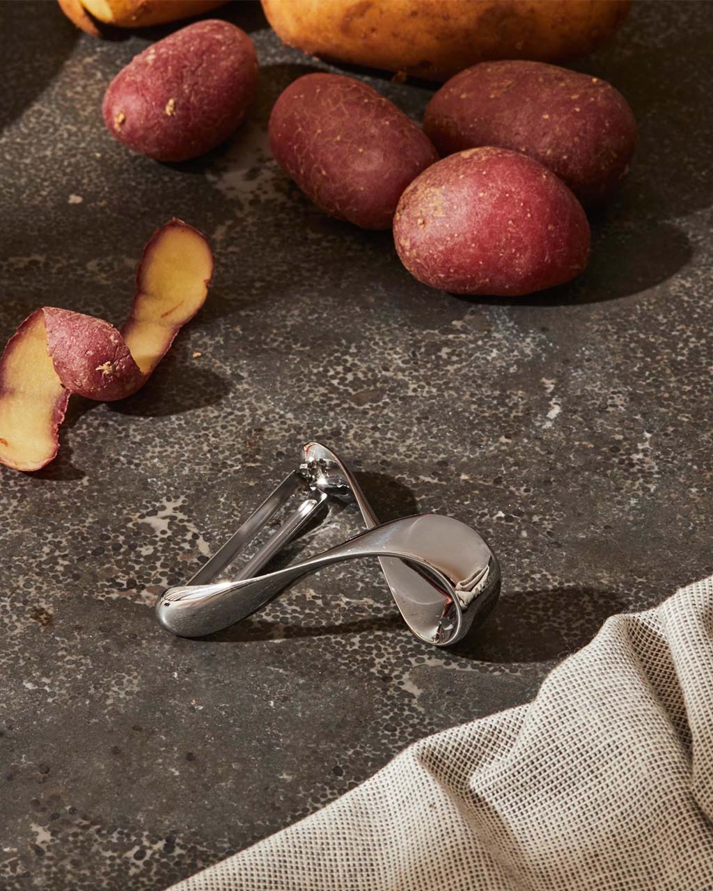 ALESSI Sfrido Peeler