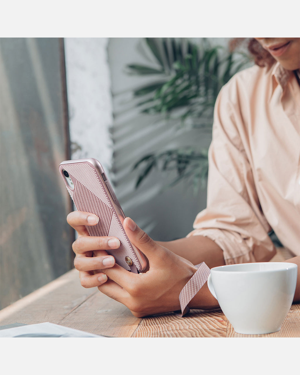 Moshi Altra Slim Hardshell Phone Case with Strap for iPhone XR