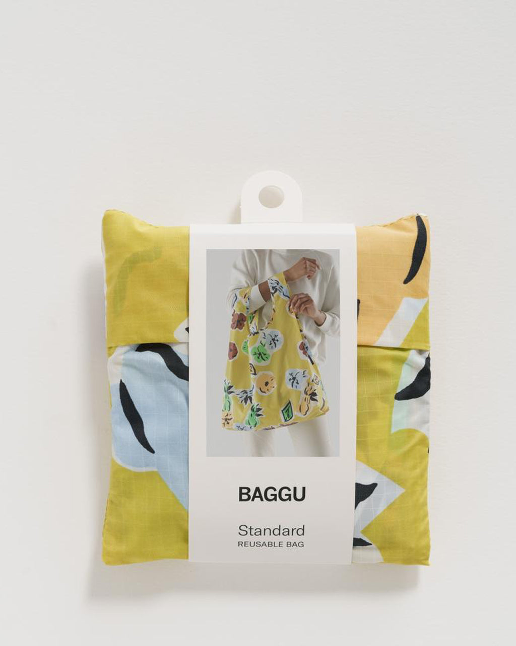 Baggu Standard Reusable Bag with its flat pouch