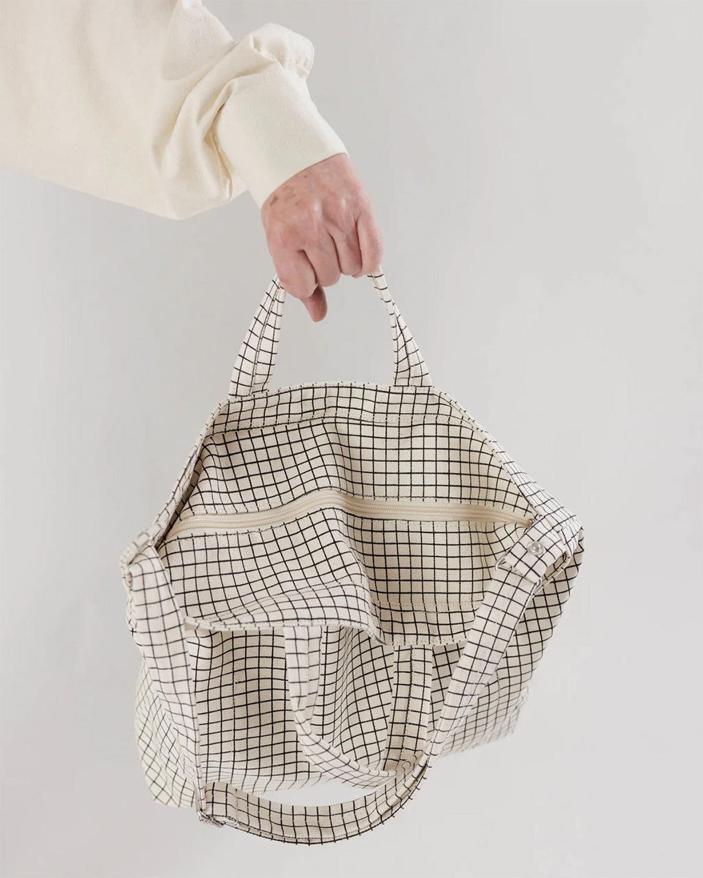 Baggu Horizontal Zip Duck Bag with zip top closure | Natural Grid