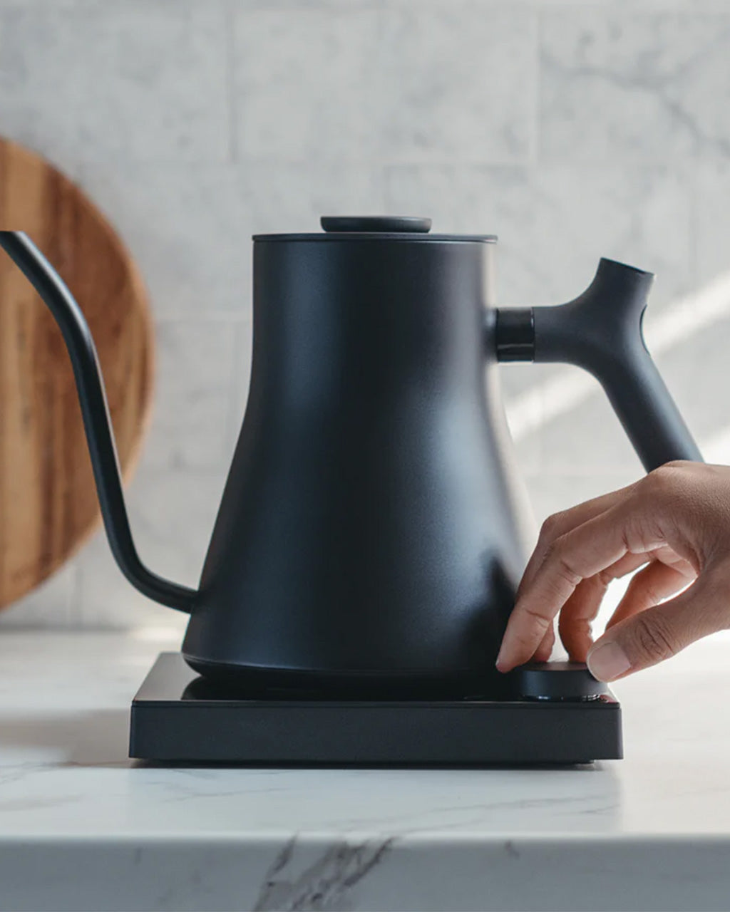 Fellow Stagg EKG Electric Kettle 0.9L: Precision and Style in Brewing –  BrandsWalk