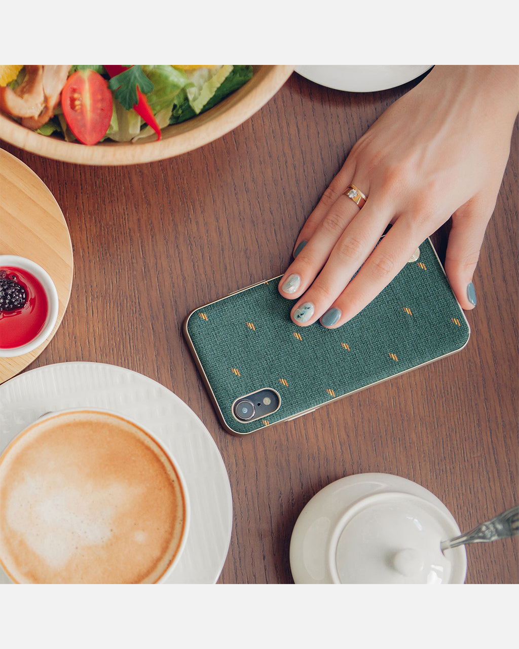 Moshi Vesta Slim Hardshell Phone Case for iPhone XR