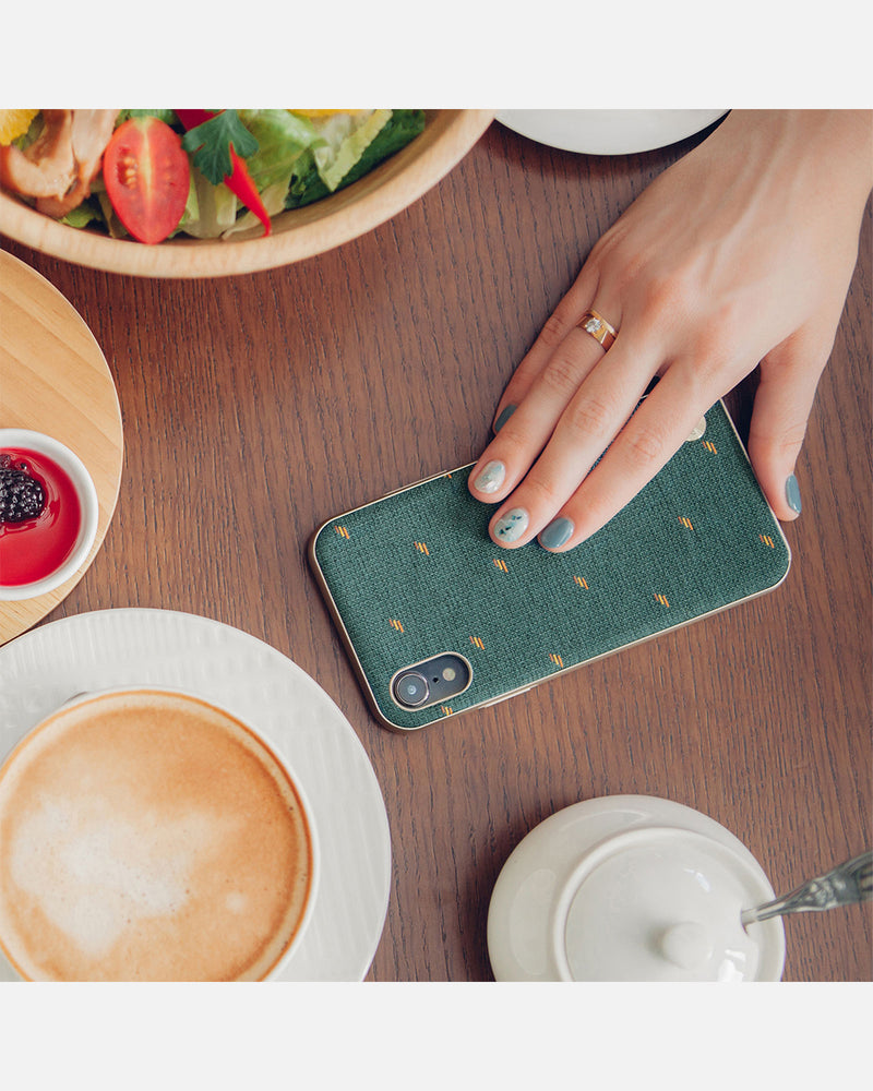 Moshi Vesta Slim Hardshell Phone Case for iPhone XR