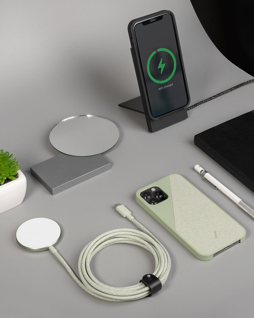 Native Union Snap Magnetic Wireless Charger – Green