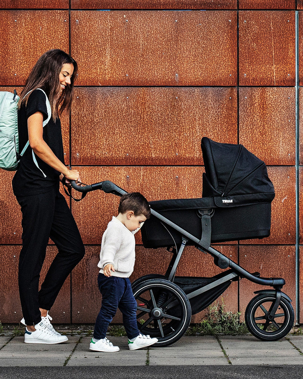 Thule Urban Glide 2 Jogging Stroller | Black on Black