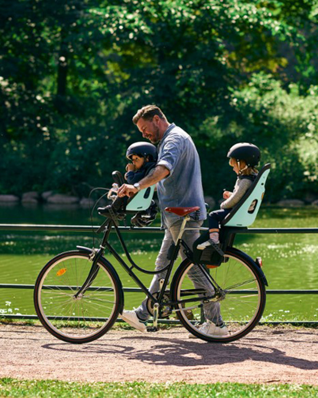 Thule Yepp Nexxt Mini Child Bike Seat in use